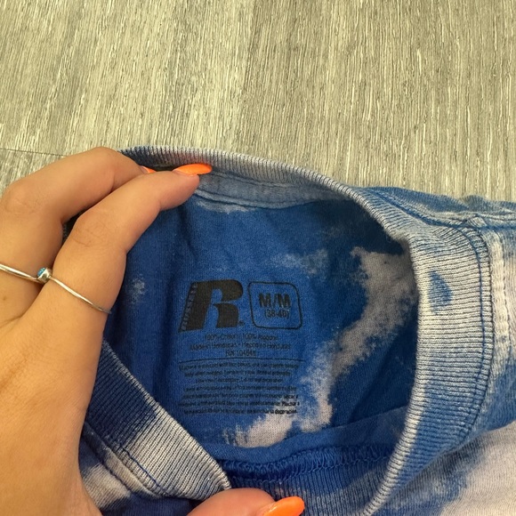 University of Florida Cropped Shirt Size Medium - Picture 3 of 5